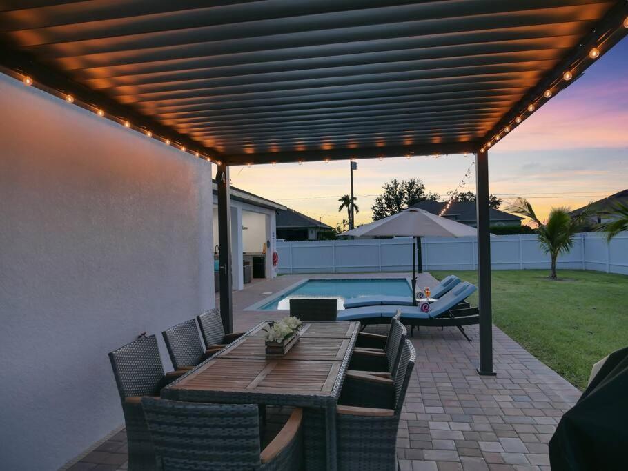 Casa Sevilla, Heated Pool, Sleeps 9, 4B3B Кейп Корал Екстериор снимка