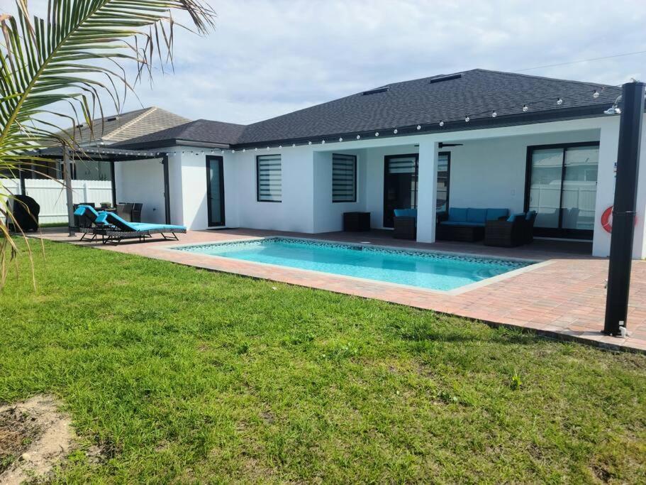 Casa Sevilla, Heated Pool, Sleeps 9, 4B3B Кейп Корал Екстериор снимка