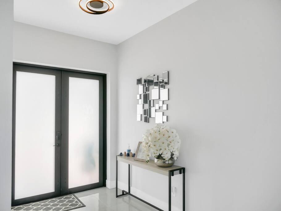 Casa Sevilla, Heated Pool, Sleeps 9, 4B3B Кейп Корал Екстериор снимка