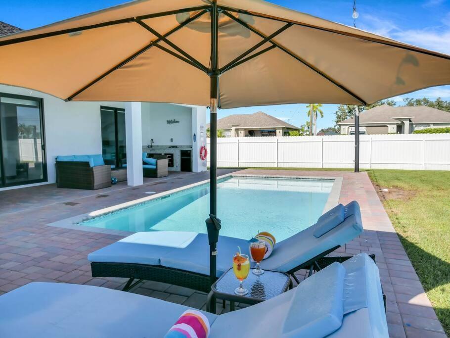 Casa Sevilla, Heated Pool, Sleeps 9, 4B3B Кейп Корал Екстериор снимка