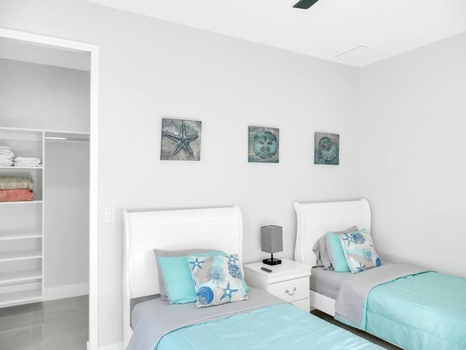 Casa Sevilla, Heated Pool, Sleeps 9, 4B3B Кейп Корал Екстериор снимка