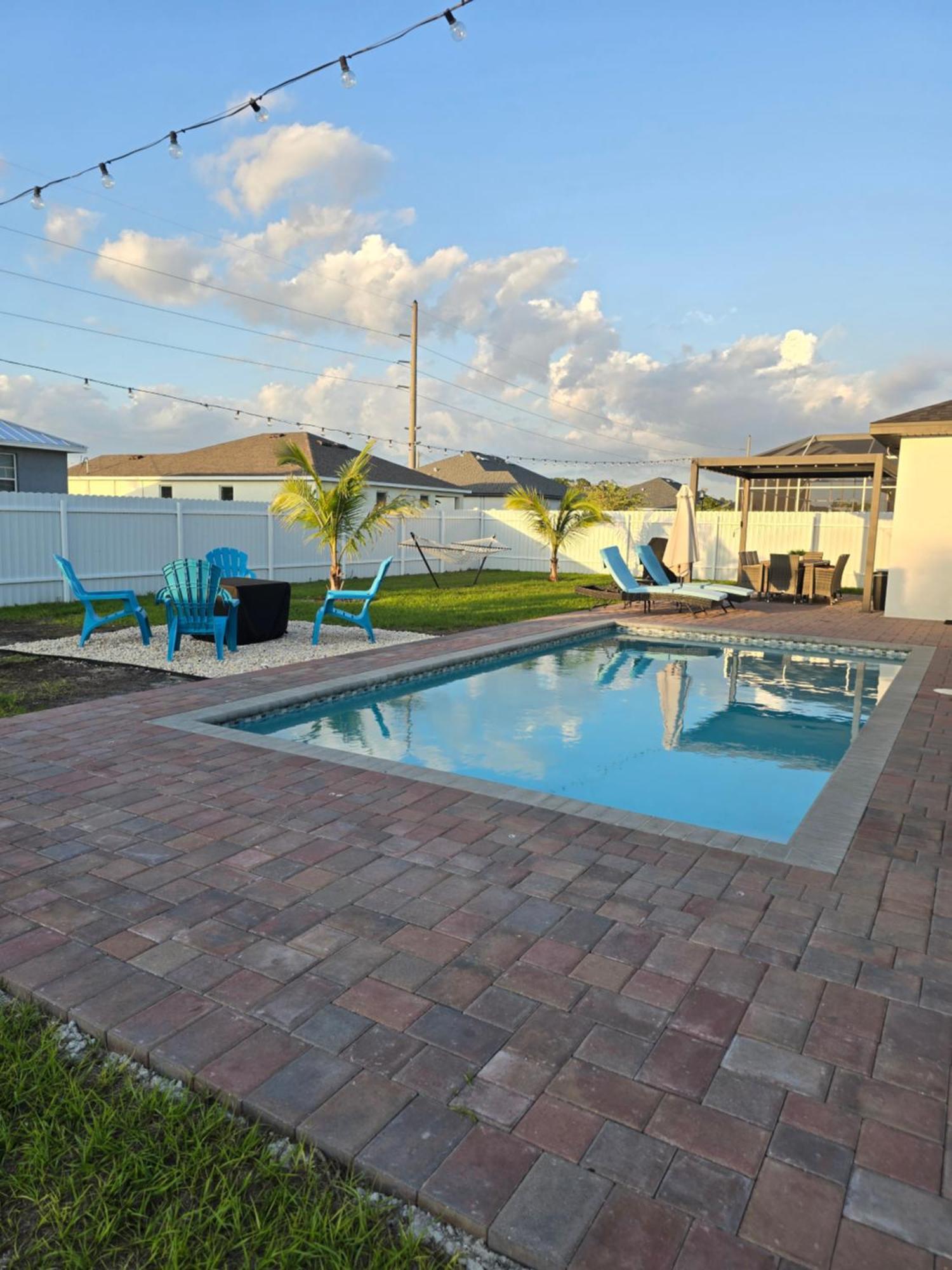 Casa Sevilla, Heated Pool, Sleeps 9, 4B3B Кейп Корал Екстериор снимка